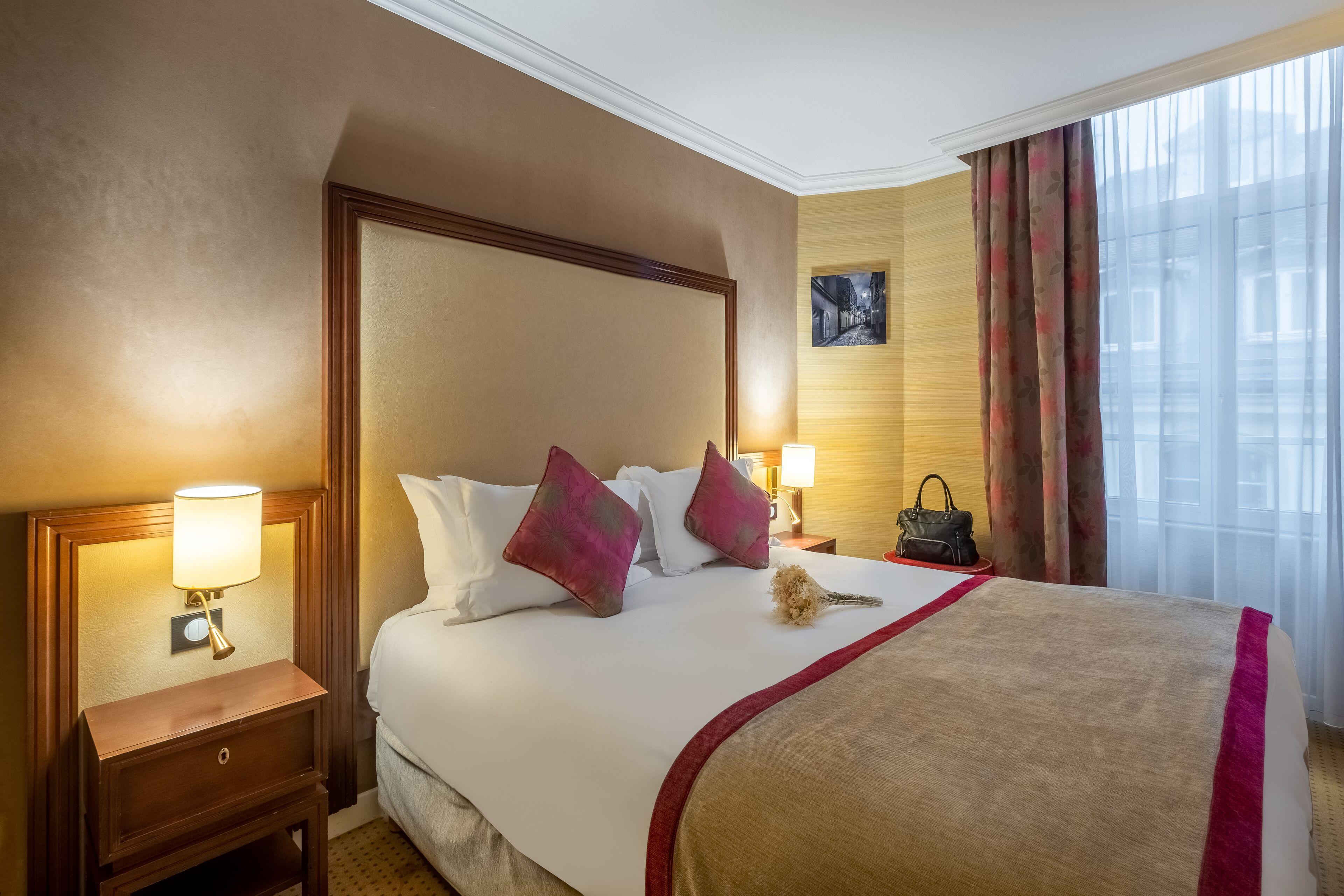 85 Saint Honore 3* Paris