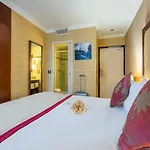 85 Saint Honore 3* Parigi