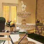 85 Saint Honore 3* Parigi