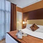 85 Saint Honore Parigi