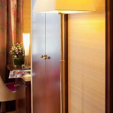 Hotel 85 Saint Honore Paris