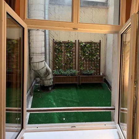 85 Saint Honore Hotel