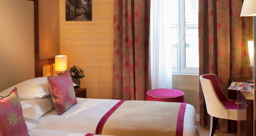 85 Saint Honore Parigi