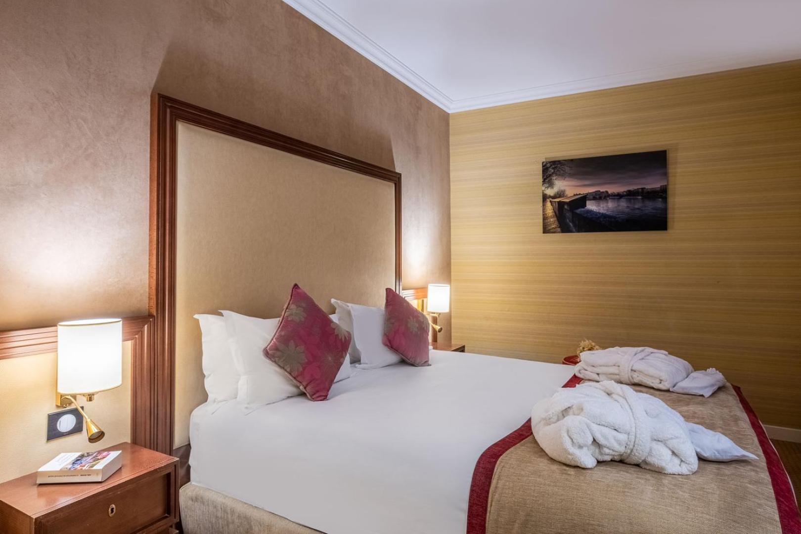 85 Saint Honore 3* Parigi