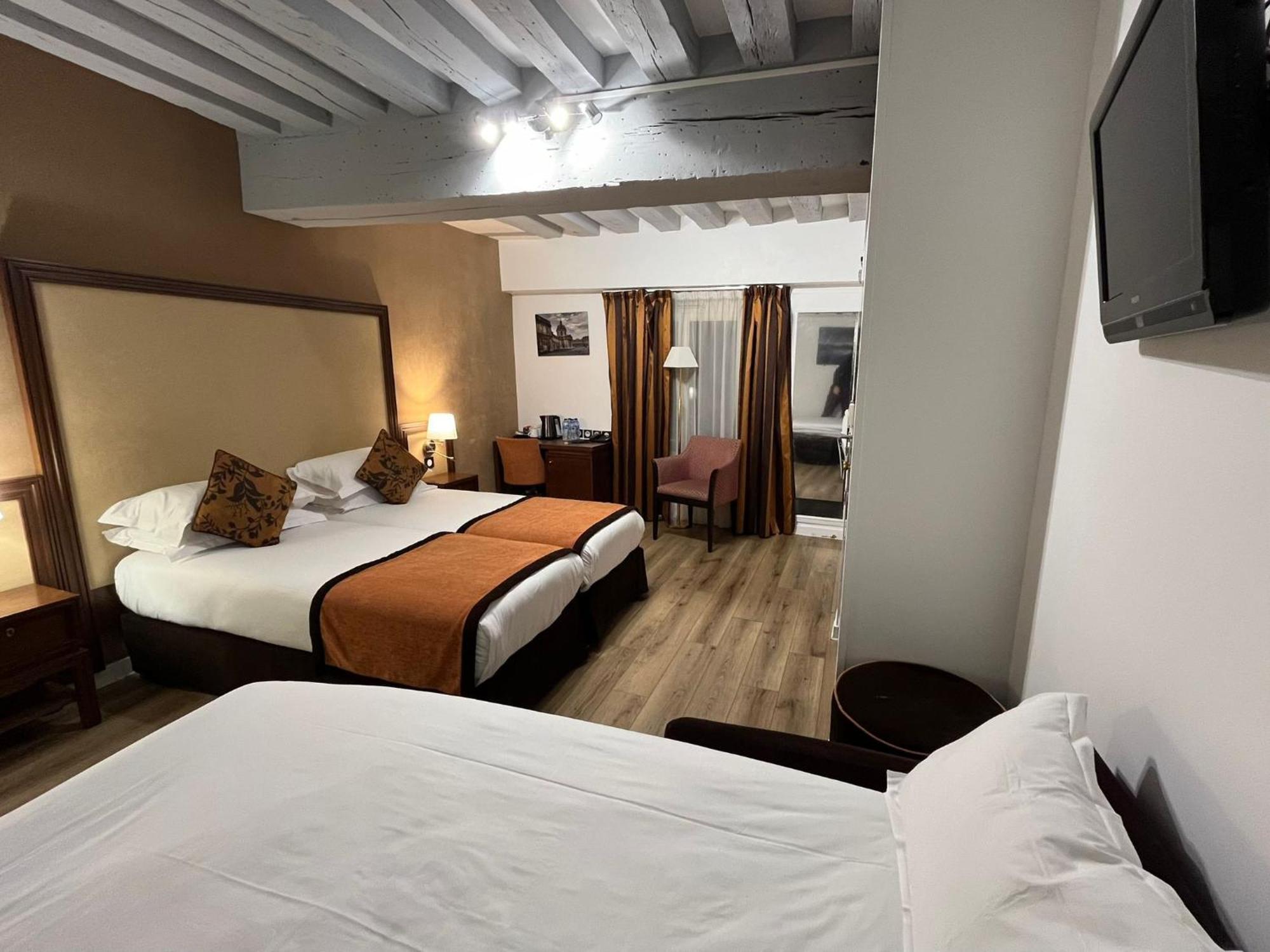 Hotel 85 Saint Honore 3*